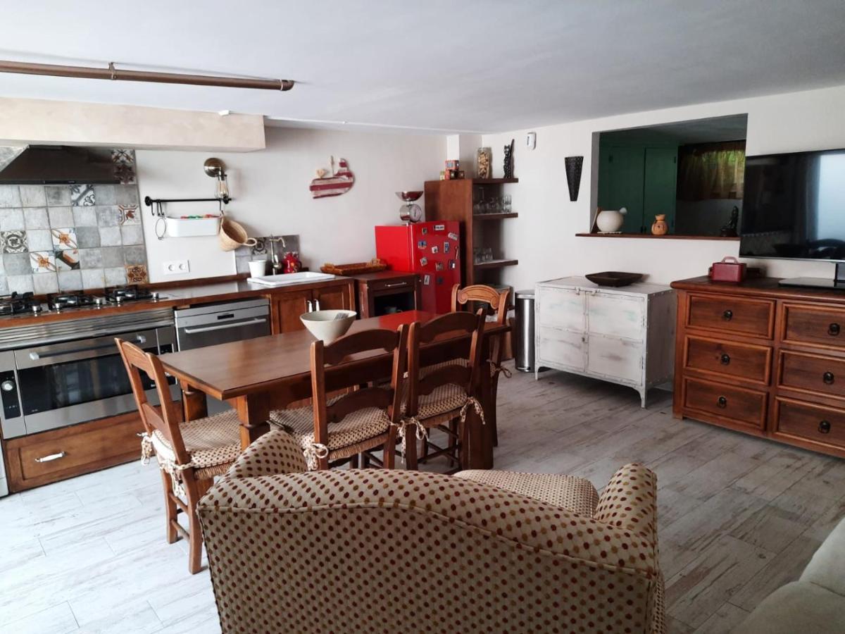 מאיירנה דל אלחראפה Un Apartamento Vacacional Con Detalles De Un Hogar מראה חיצוני תמונה
